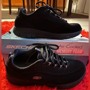 Wide fit 7.5 skechers memory foam